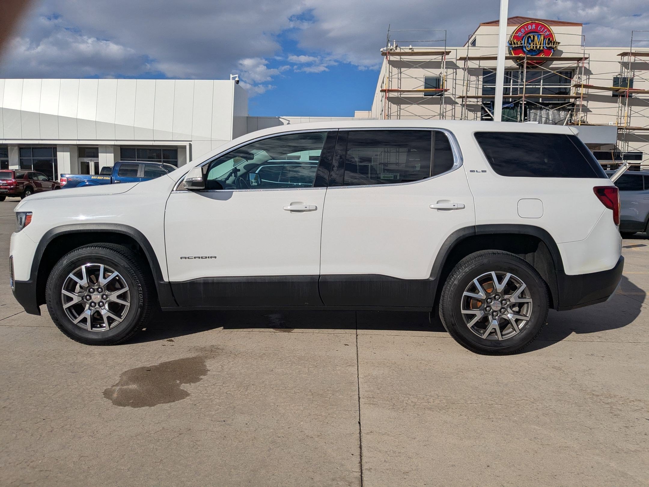 2020 Gmc Acadia SLE photo 2