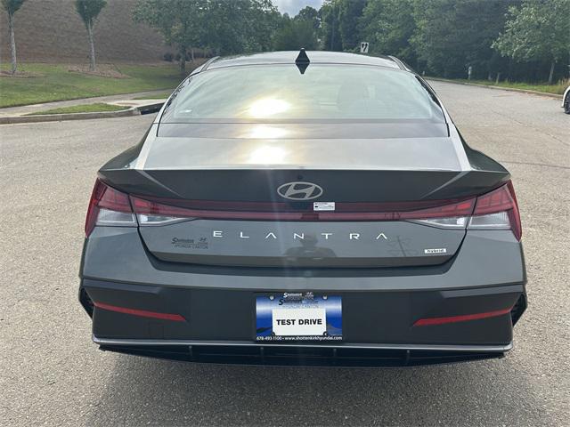 2025 Hyundai Elantra Hybrid Limited photo 4
