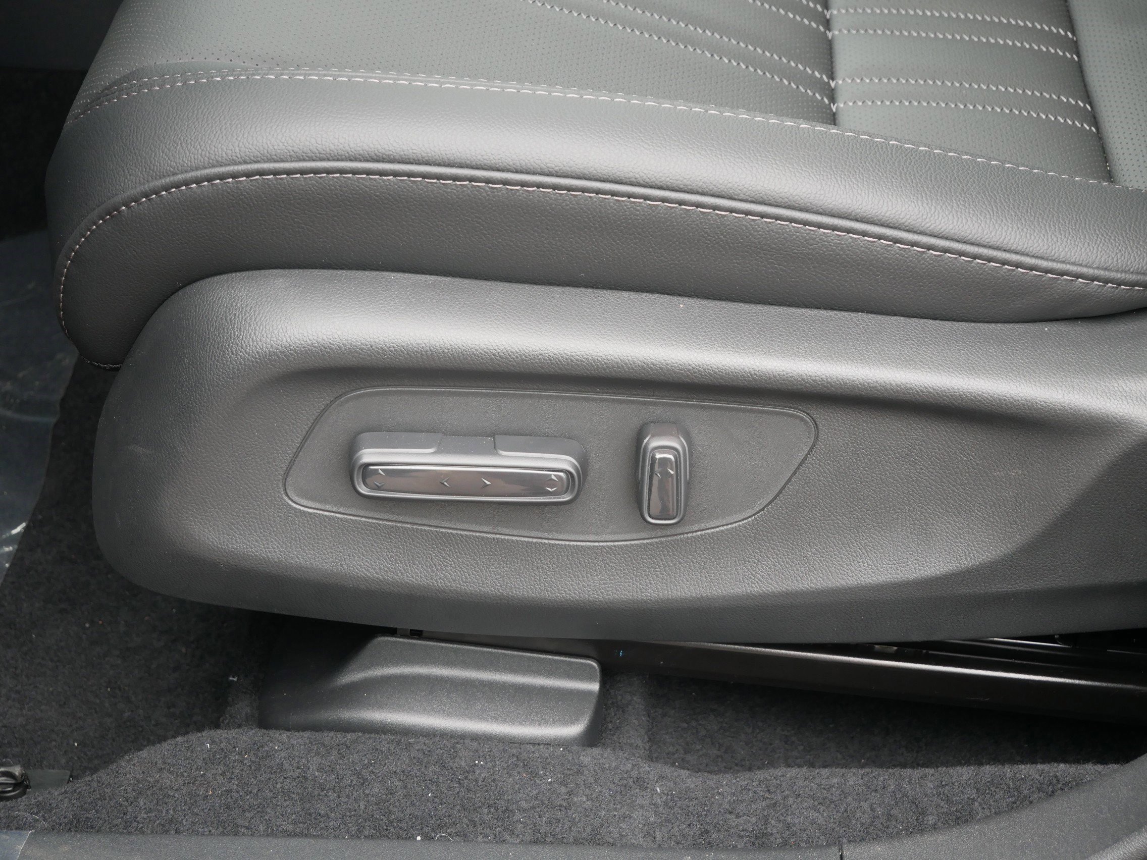 2026 Honda HR-V EX-L photo 16