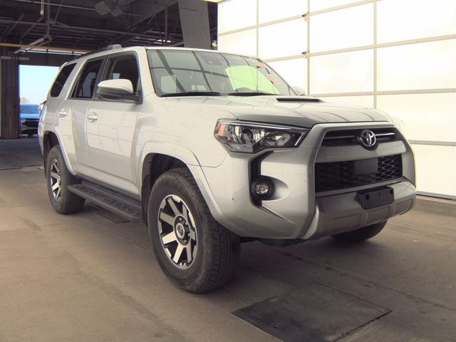2024 Toyota 4Runner TRD Off-Road photo 2