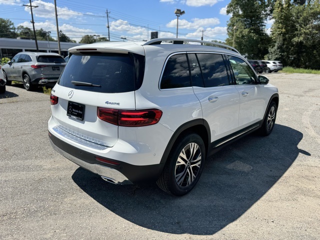 2026 Mercedes Benz GLB 250 4MATIC photo 3