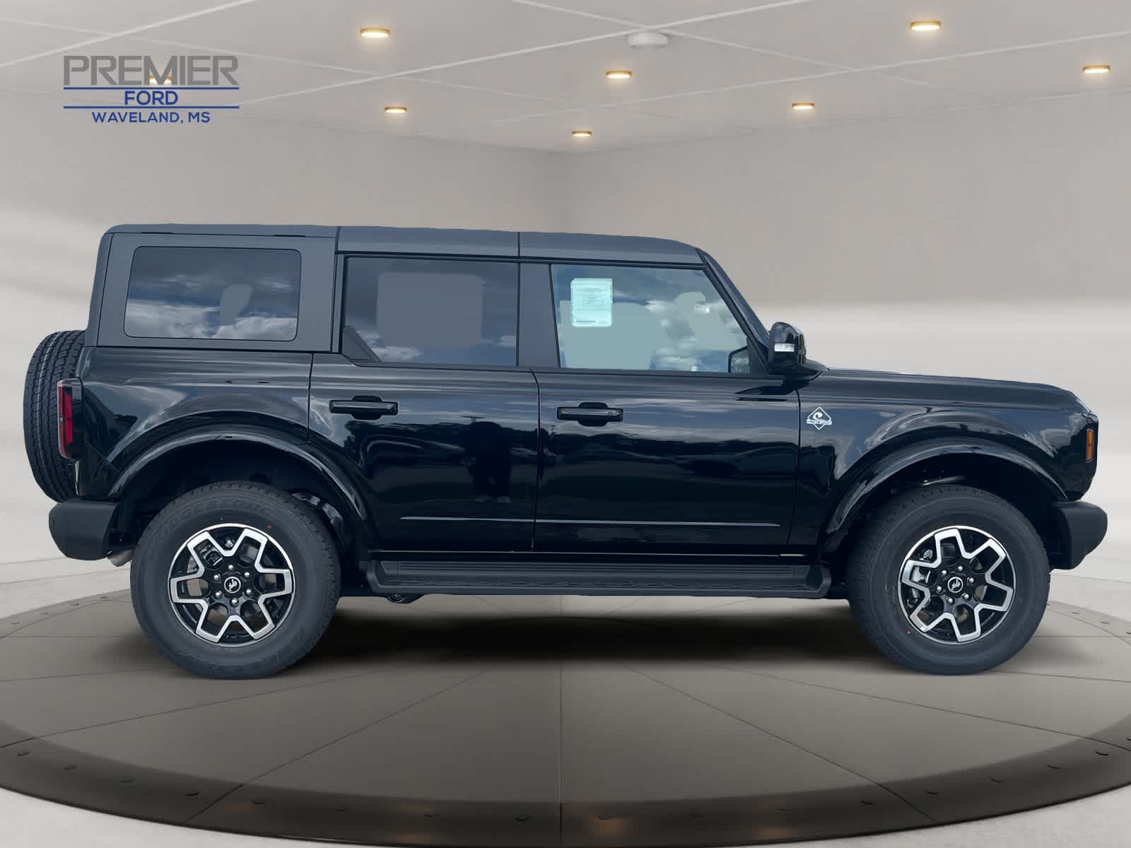2025 Ford Bronco Outer Banks photo 6