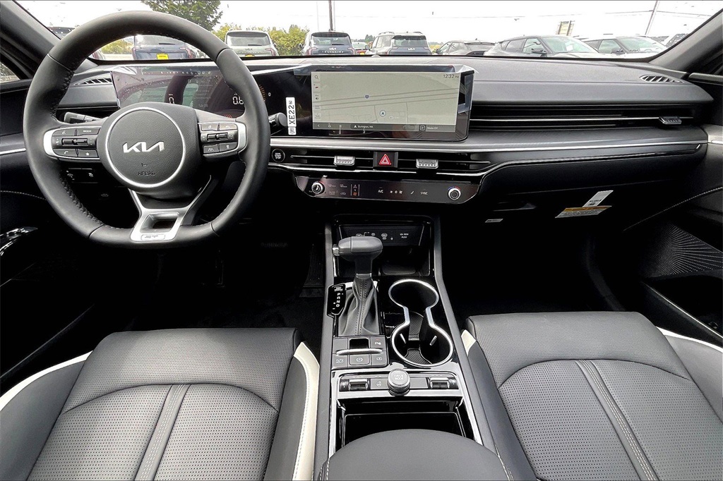 2026 Kia K5 GT-Line photo 4