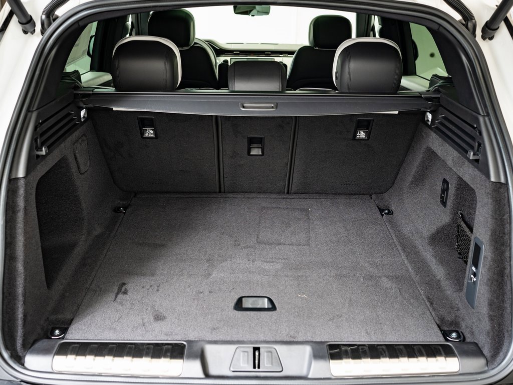 2025 Land Rover Range Rover Sport SE photo 17