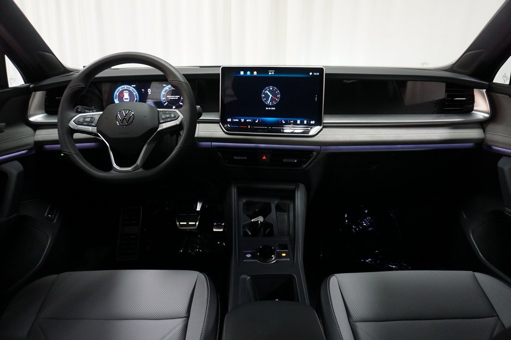 2025 Volkswagen Tiguan SE R-Line Black photo 13