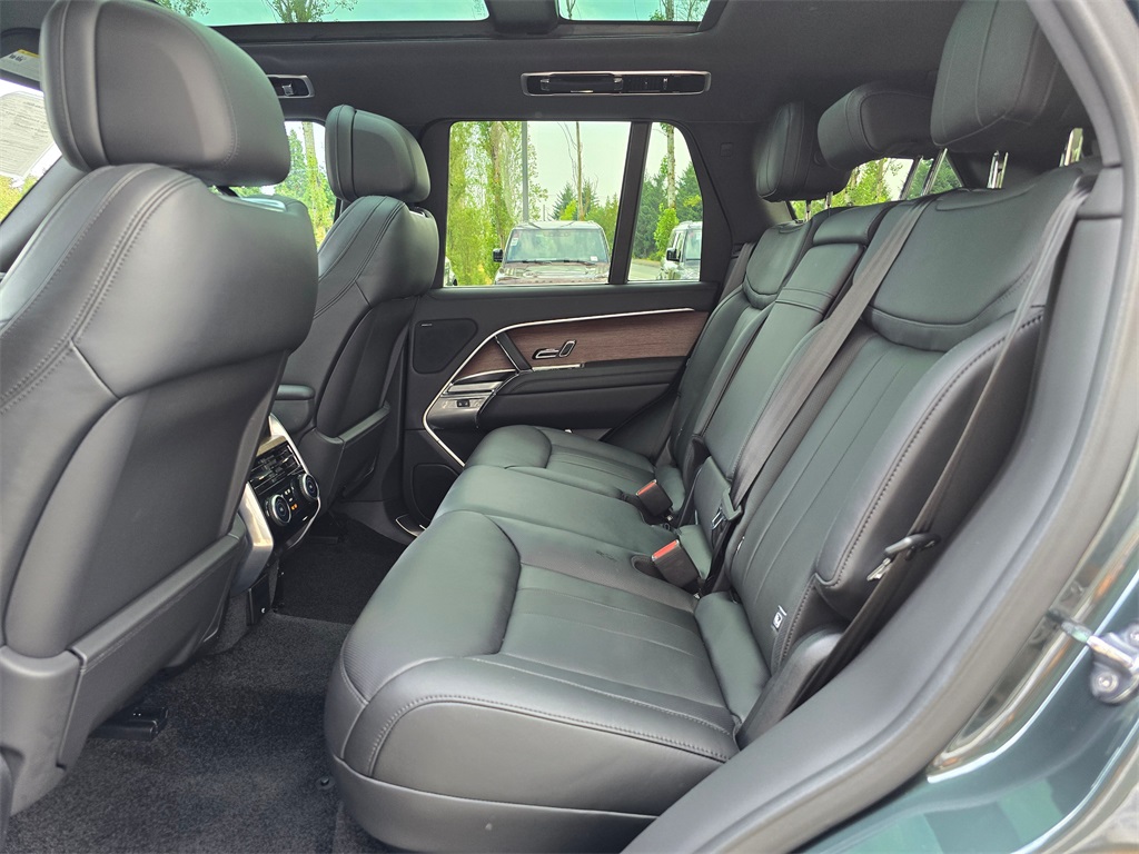 2025 Land Rover Range Rover SE photo 21