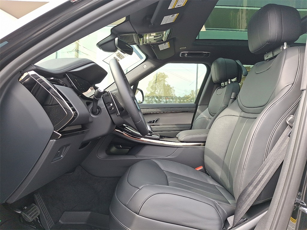 2025 Land Rover Range Rover Sport SE photo 10