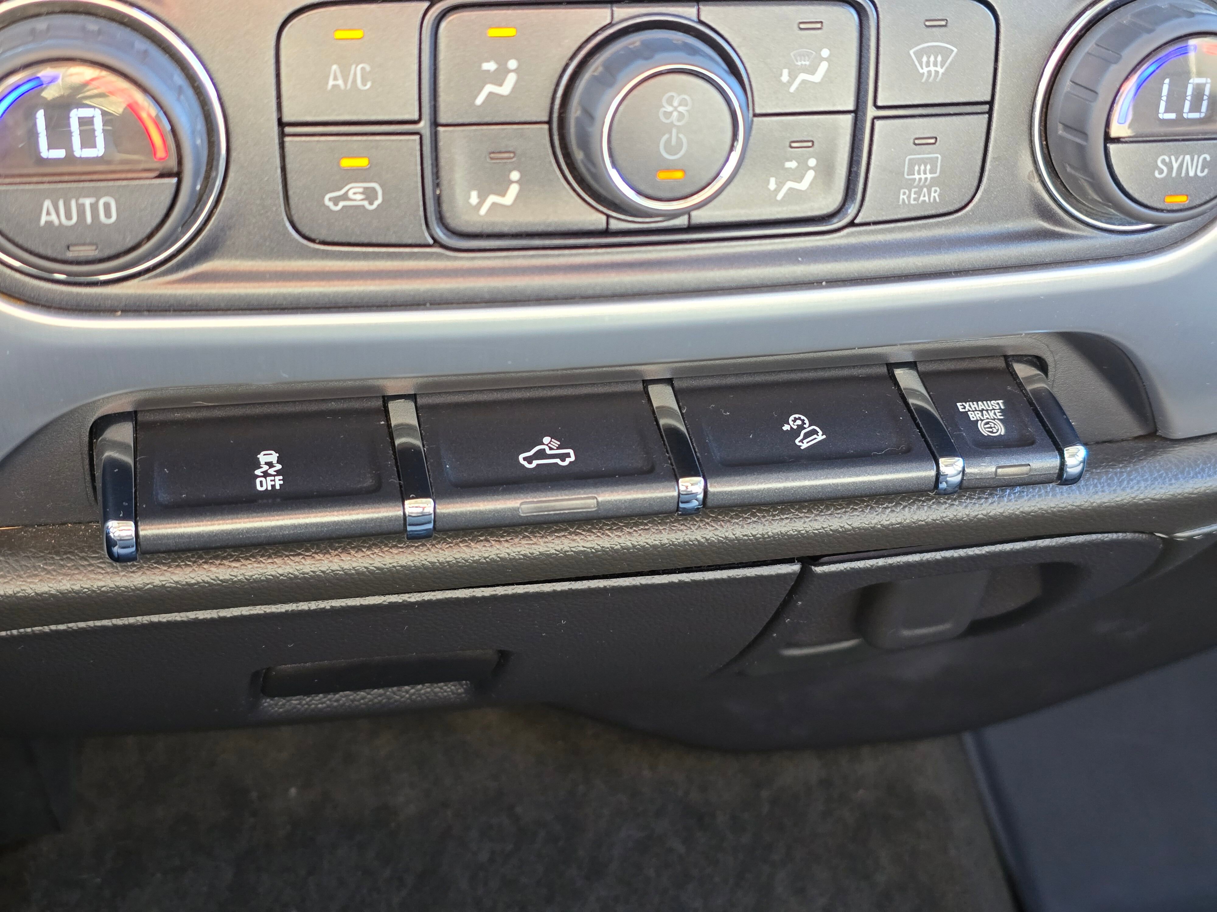 2015 Gmc Sierra 2500 HD SLE photo 3