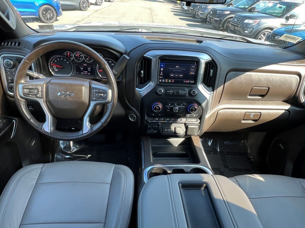 2020 Chevrolet Silverado 1500 RST photo 2
