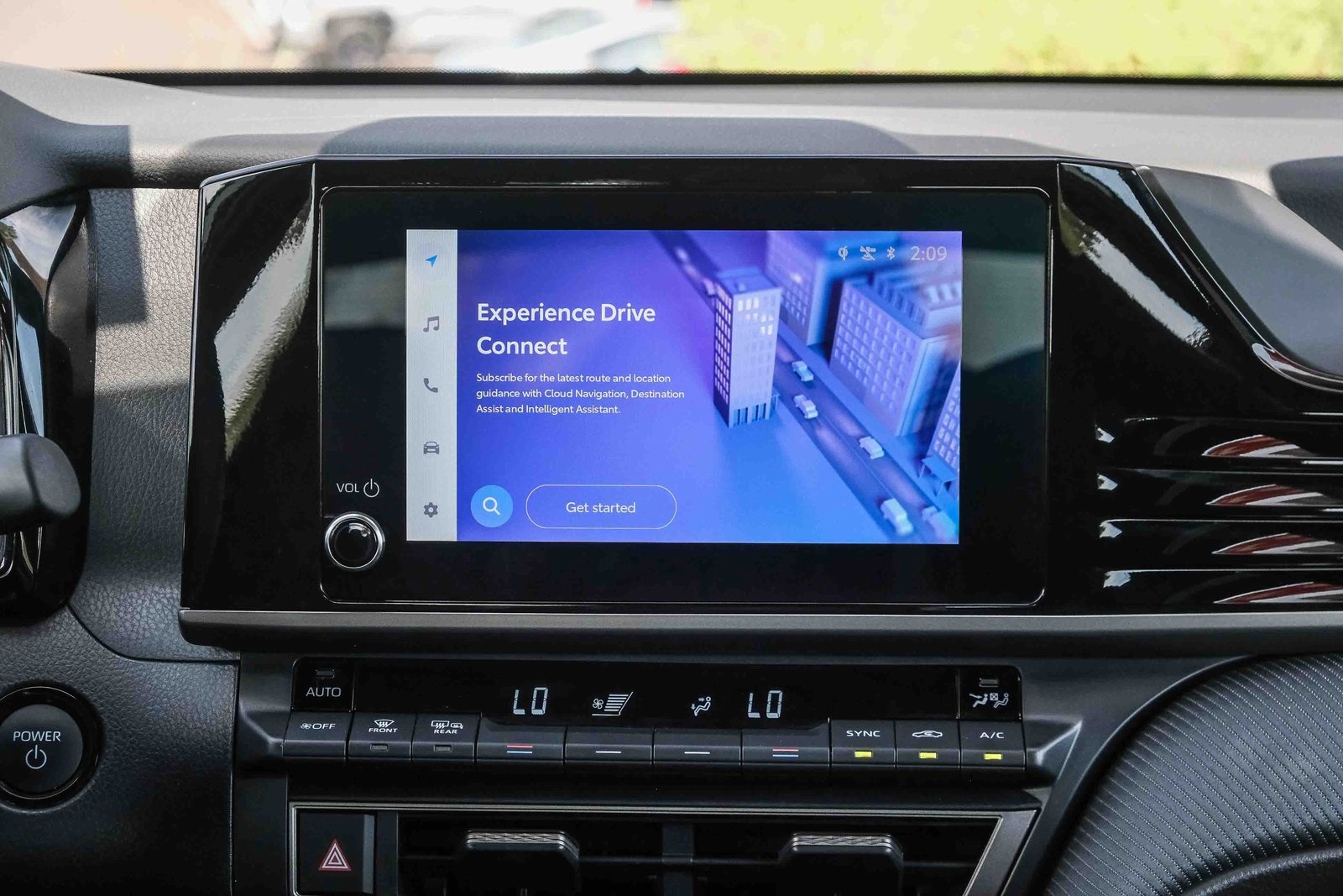 2025 Toyota Camry SE photo 15