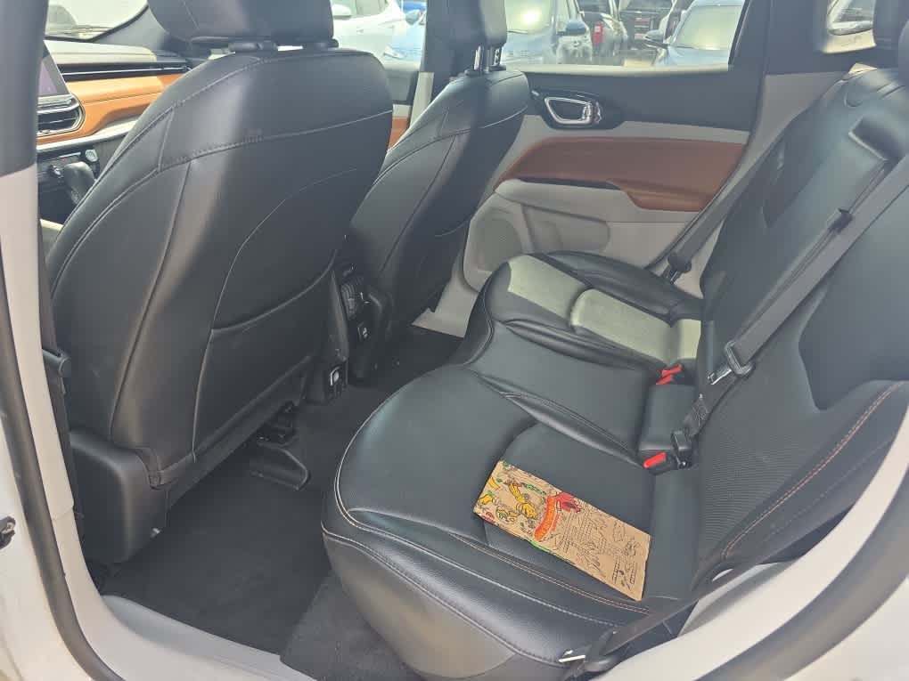 2023 Jeep Compass Limited photo 13