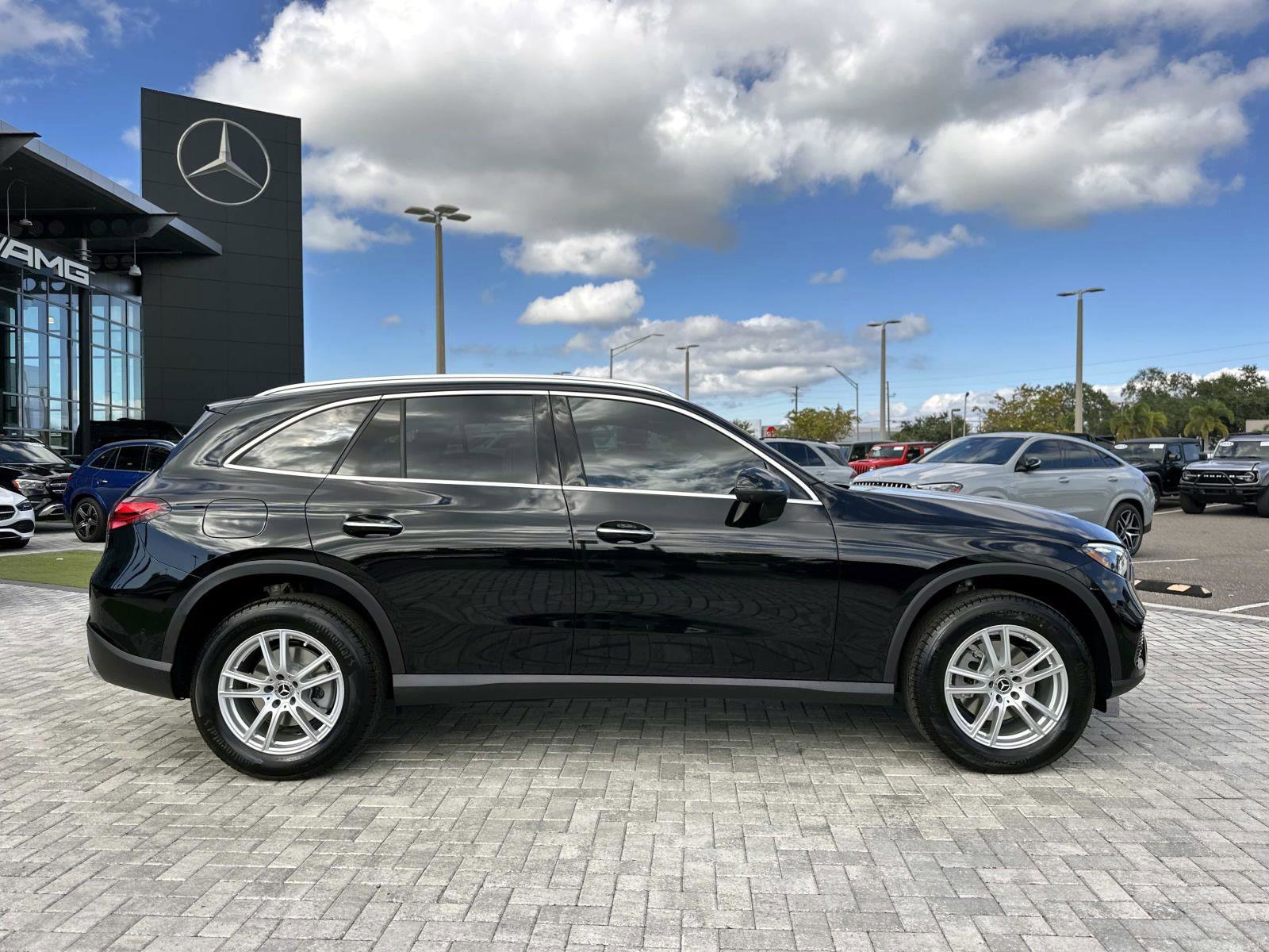 2026 Mercedes Benz GLC 300 photo 3