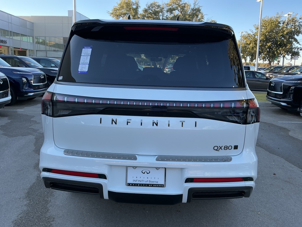 2026 Infiniti QX80 photo 2