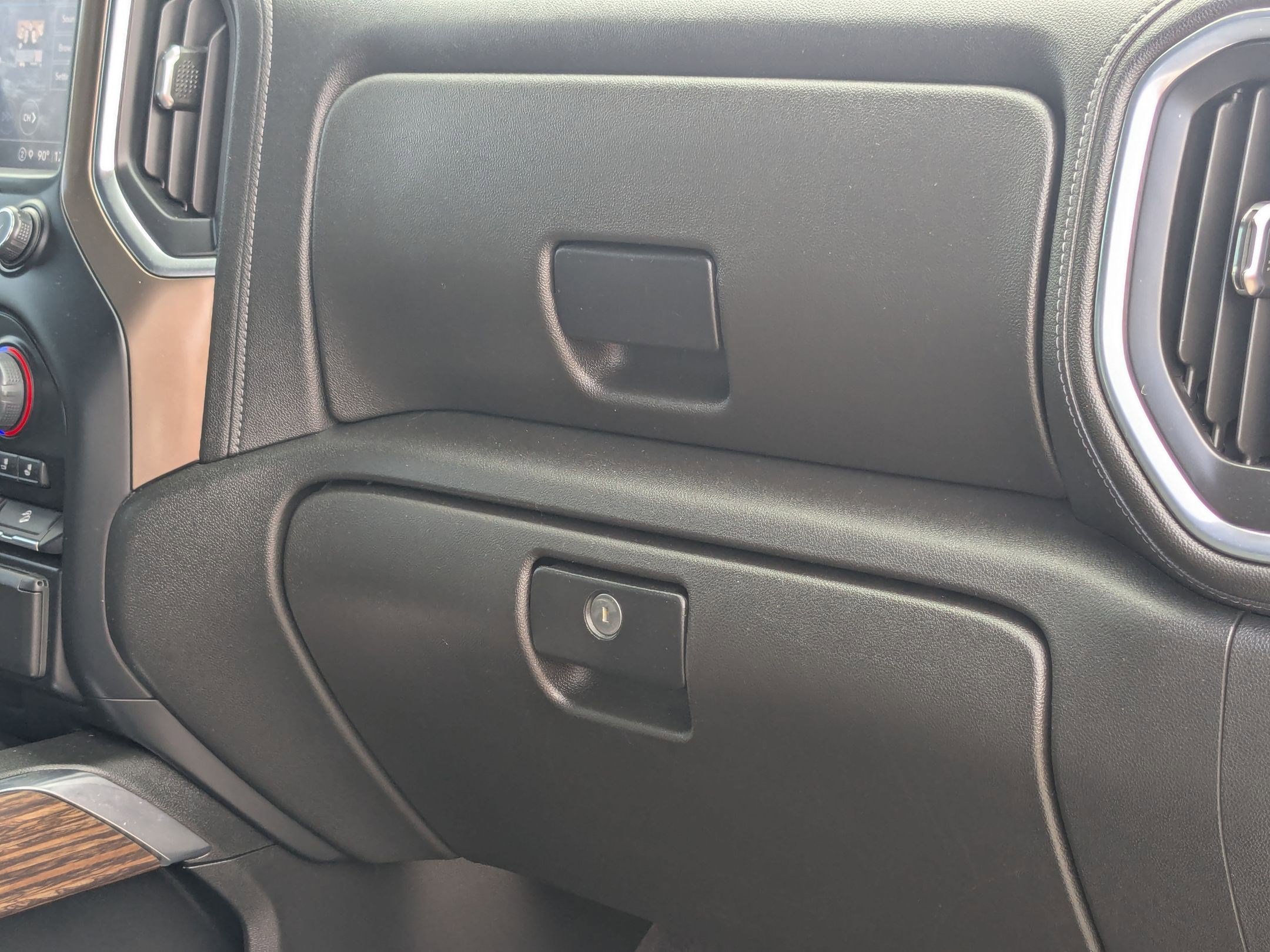2022 Chevrolet Silverado 3500HD High Country photo 21