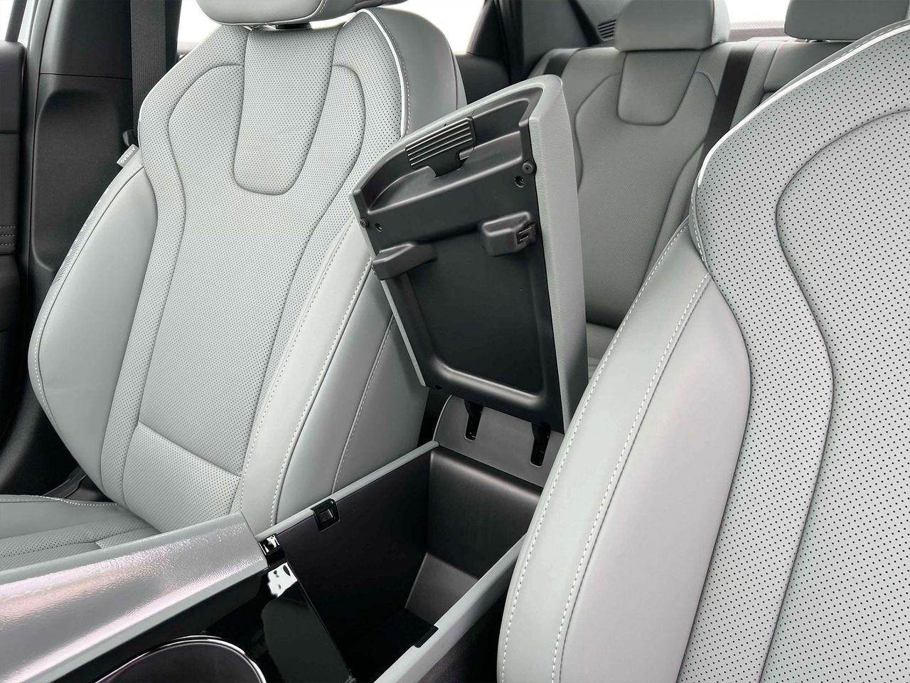 2025 Hyundai Elantra Hybrid Limited photo 16