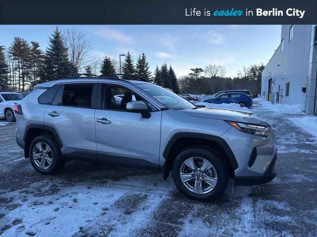 2022 Toyota RAV4 XLE's photo