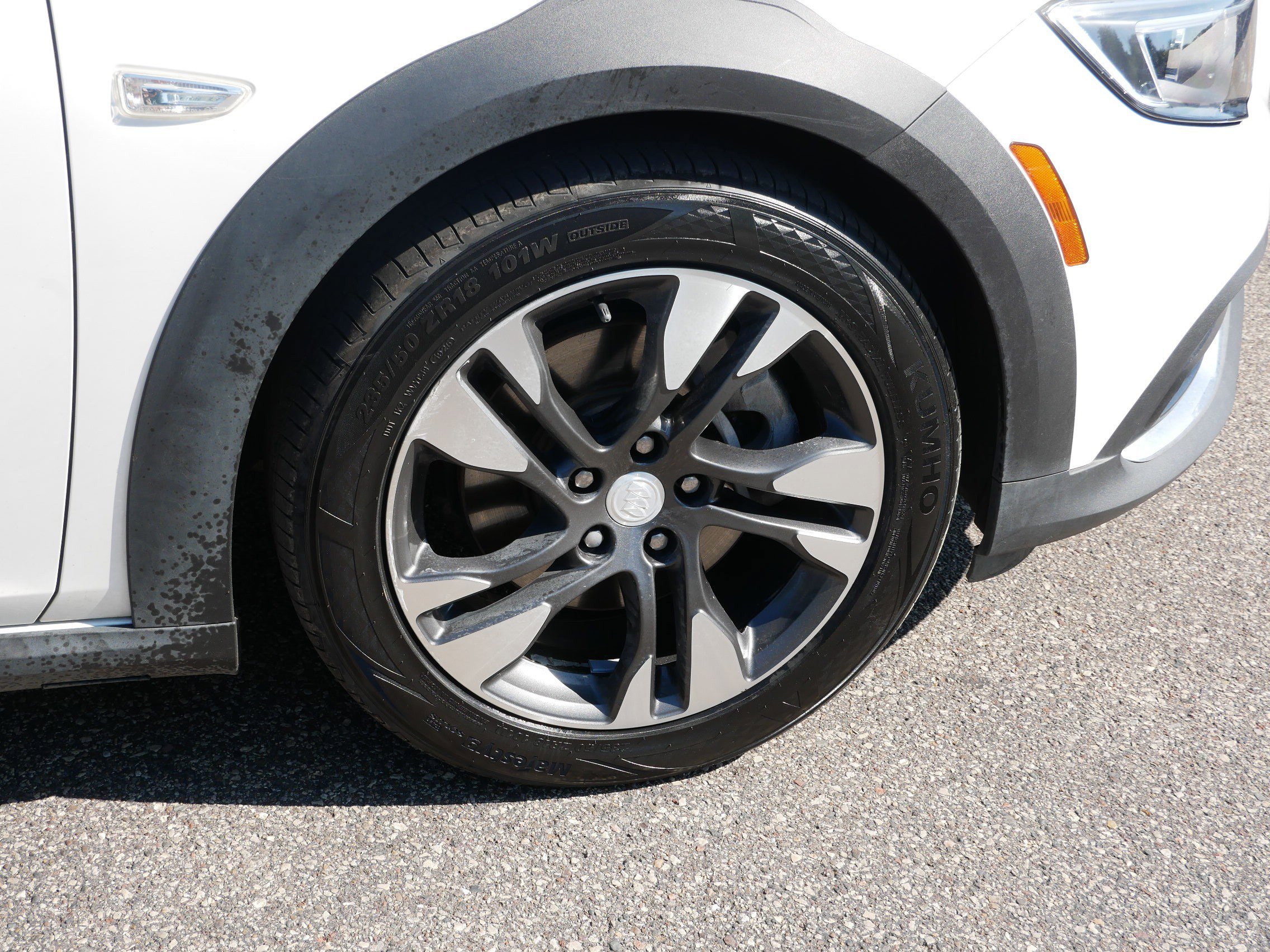 2019 Buick Regal TourX Essence photo 14