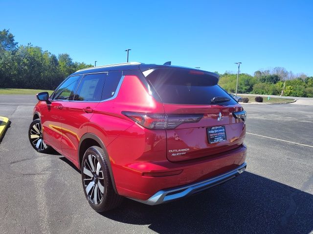 2025 Mitsubishi Outlander SEL photo 3