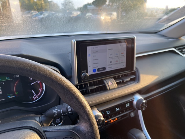2024 Toyota RAV4 XLE photo 21