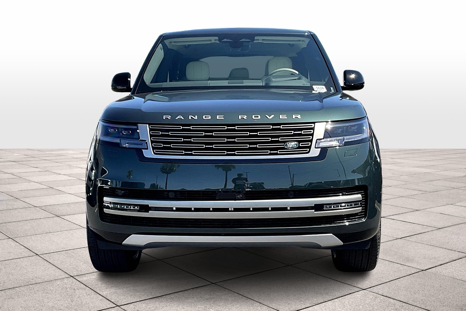 2025 Land Rover Range Rover SE photo 5