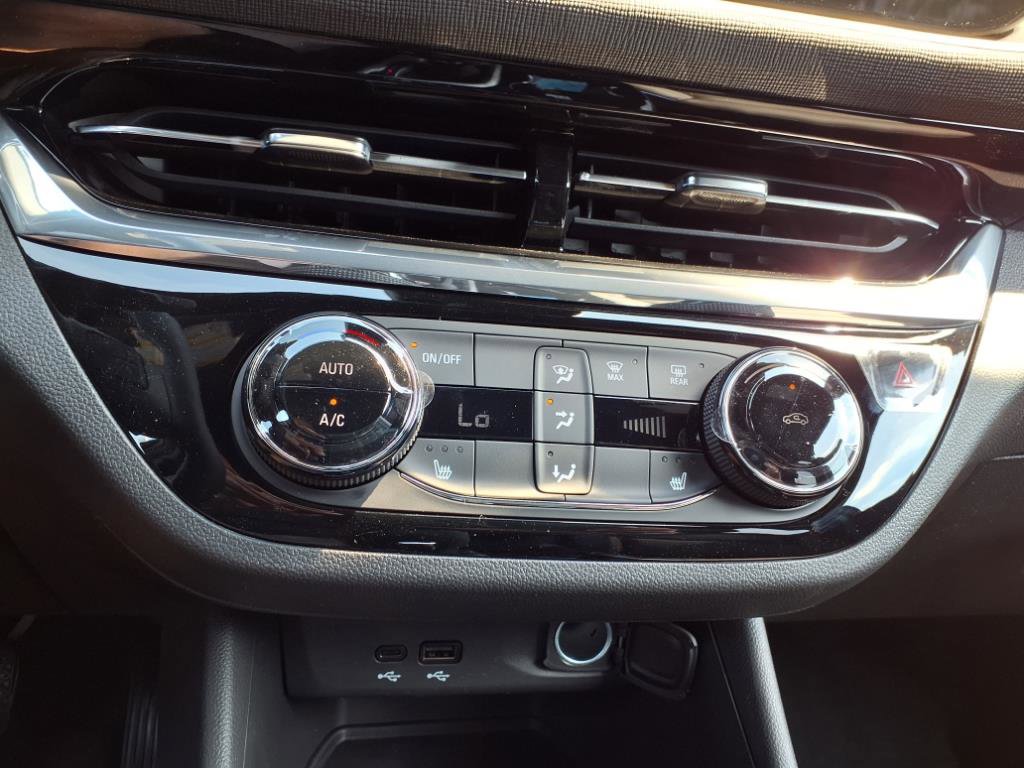2025 Buick Envista ST photo 5