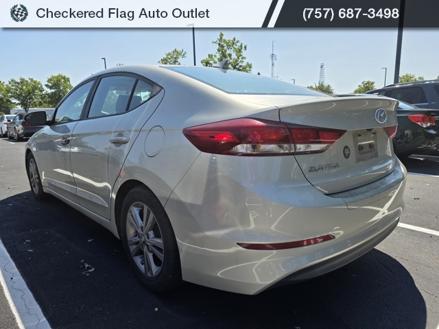 2017 Hyundai Elantra SE photo 4