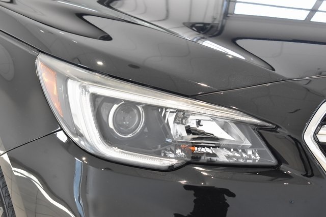 2019 Subaru Outback 2.5i Premium photo 2