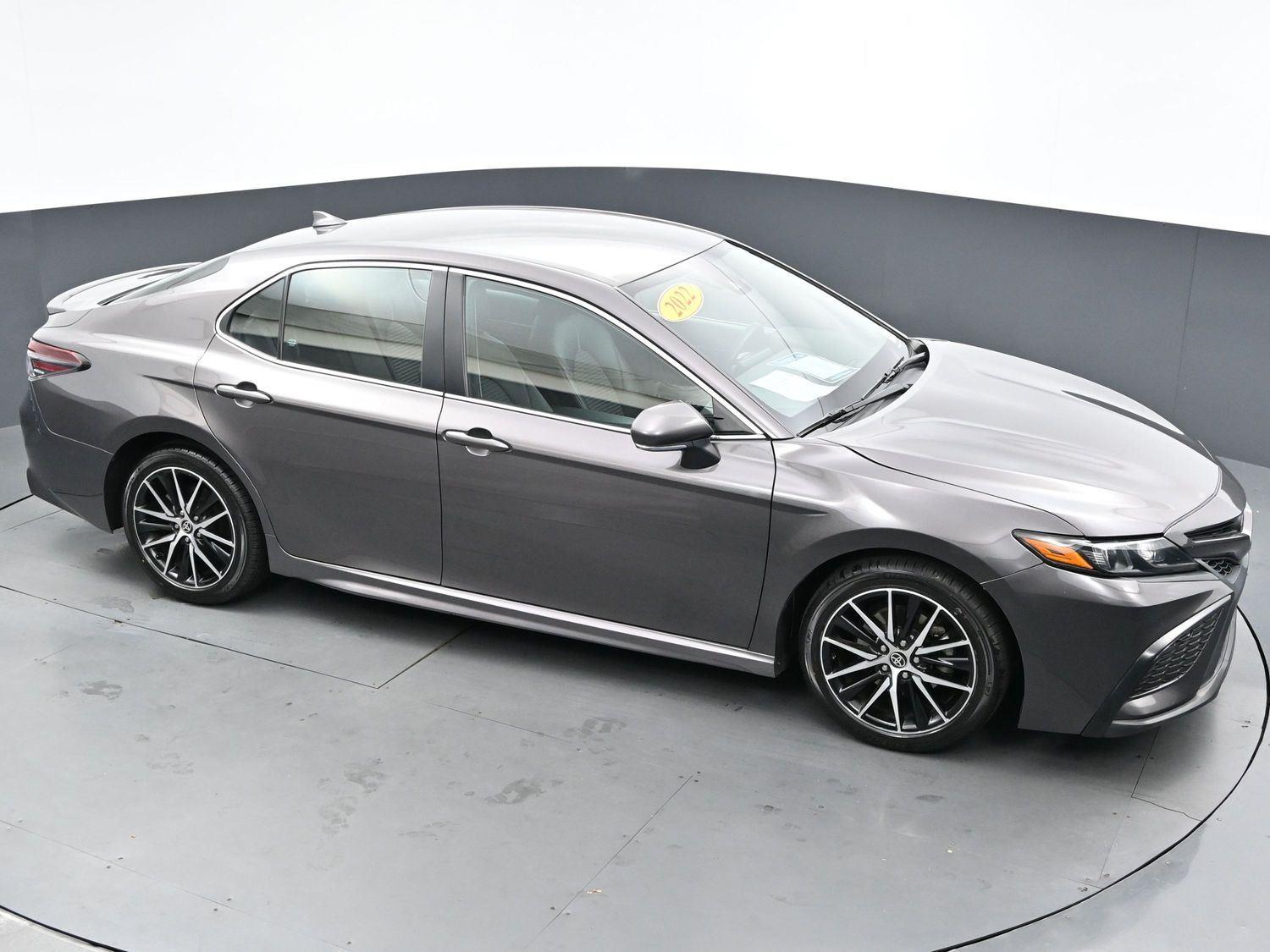 2022 Toyota Camry SE photo 34