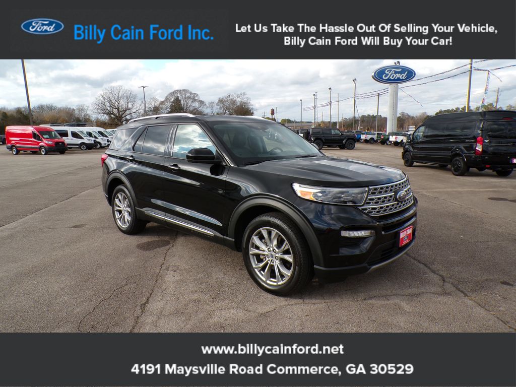 2022 Ford Explorer Limited's photo