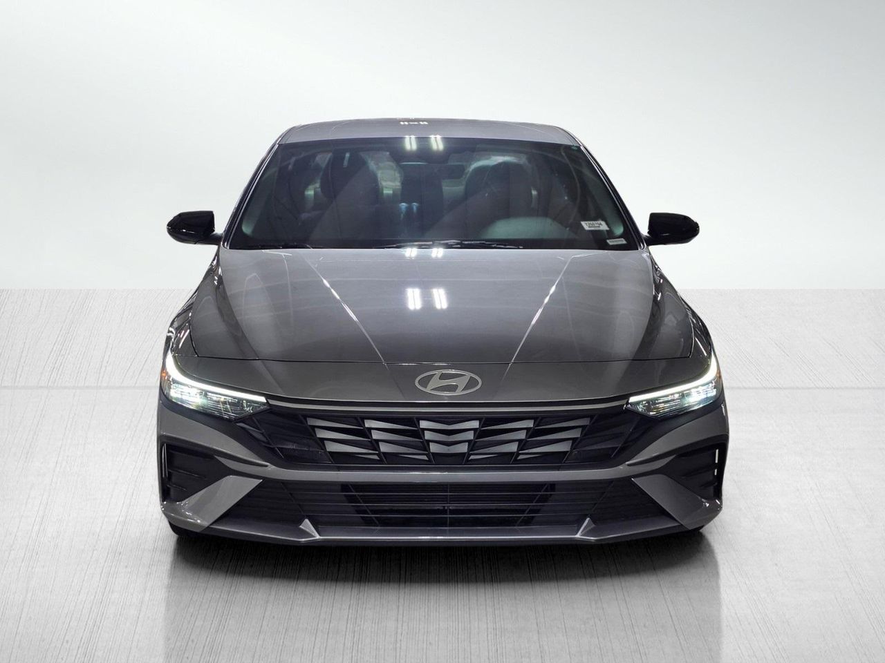 2026 Hyundai Elantra SEL Sport photo 2