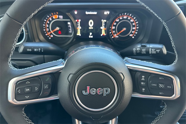 2025 Jeep Wrangler Sahara photo 18
