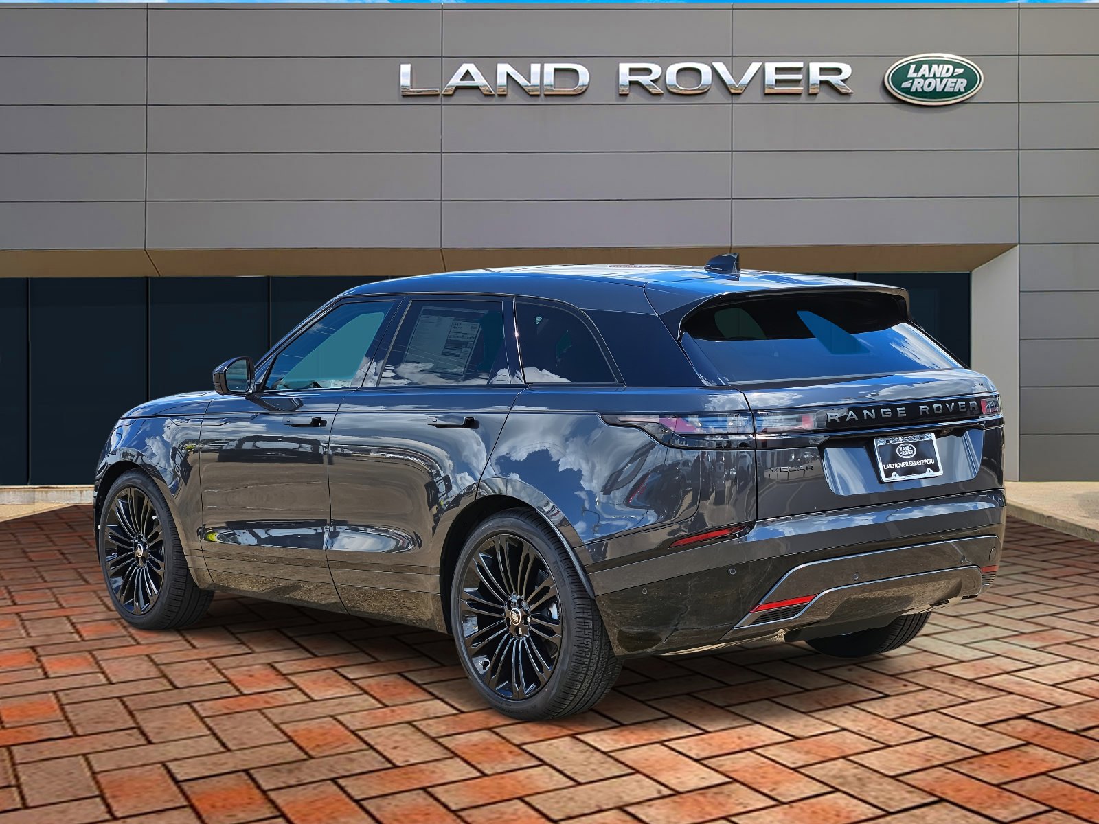 2026 Land Rover Range Rover Velar SE photo 5