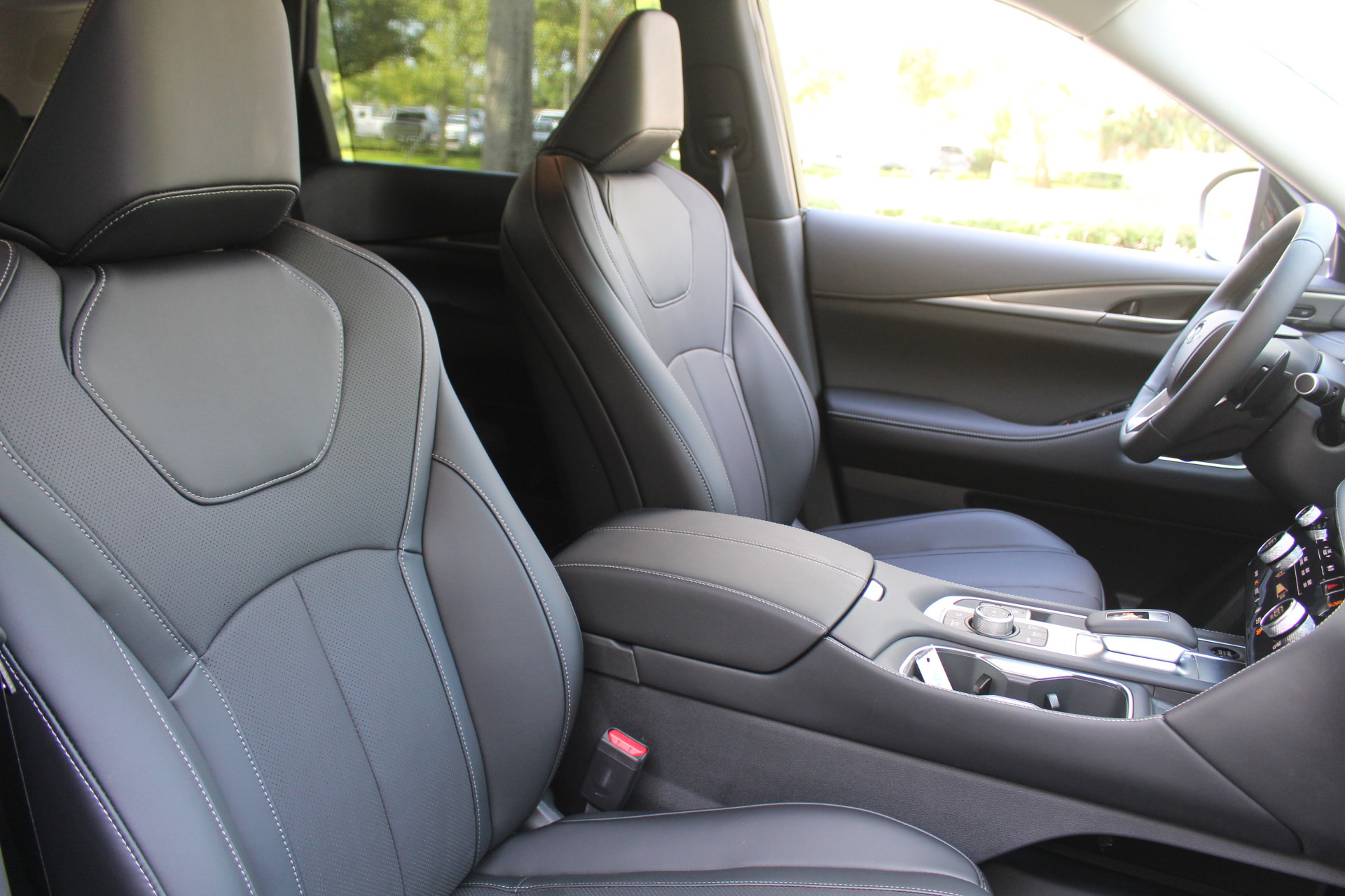 2026 Infiniti QX60 Luxe photo 19