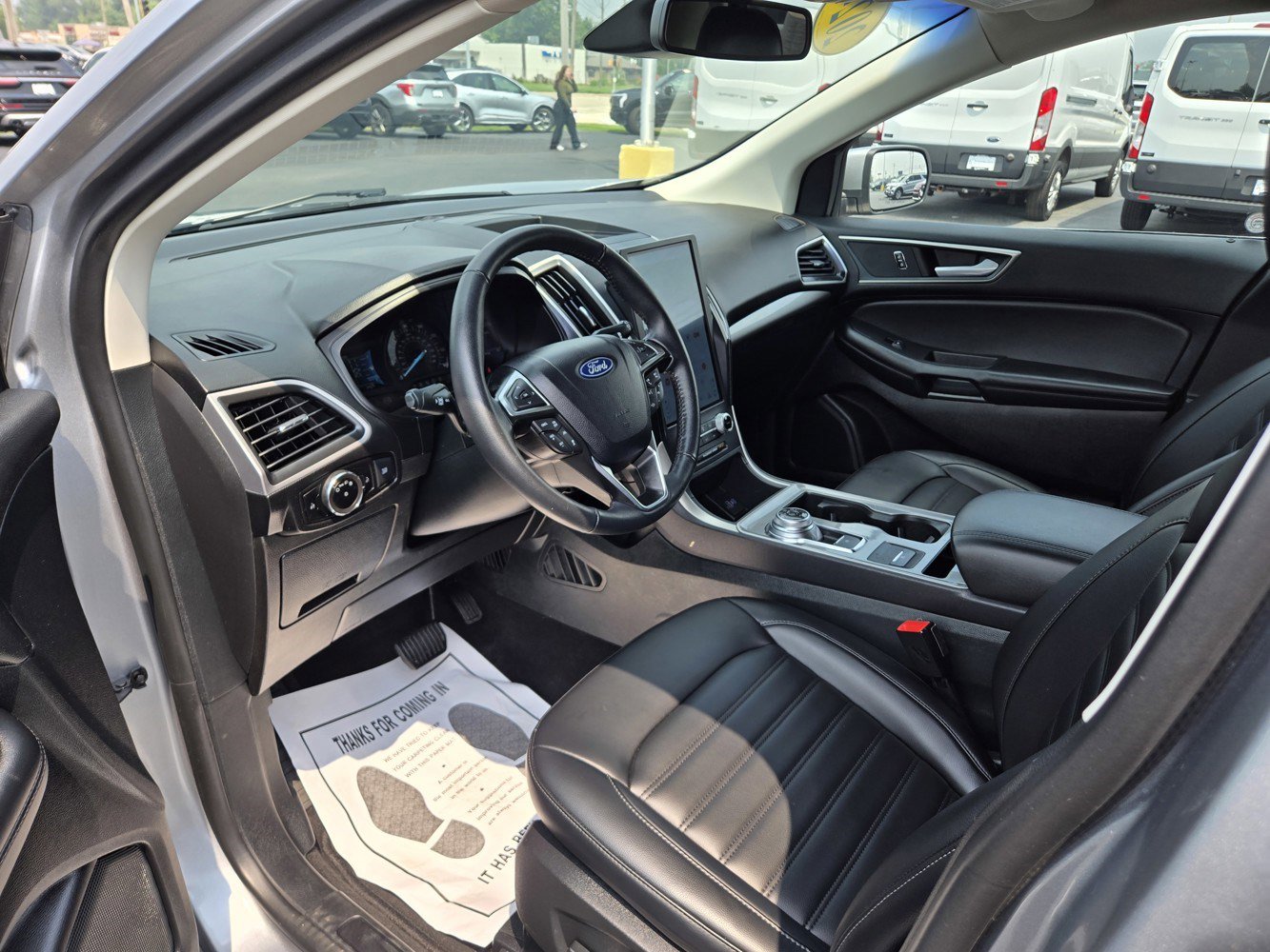 2024 Ford Edge SEL photo 2