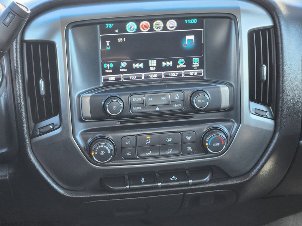 2016 Chevrolet Silverado 3500HD LT photo 23