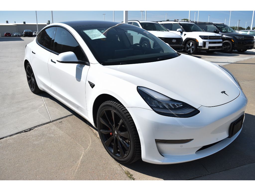2018 Tesla Model 3 Long Range photo 2