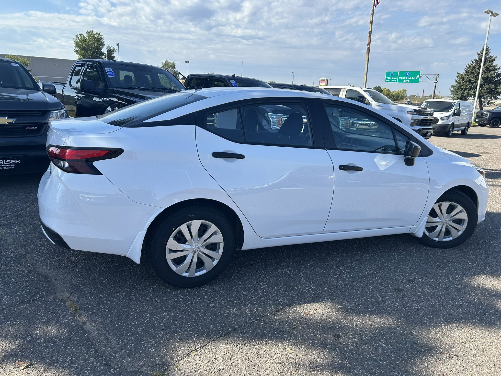 2024 Nissan Versa S photo 4