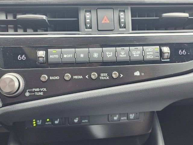 2023 Lexus ES 250 photo 29