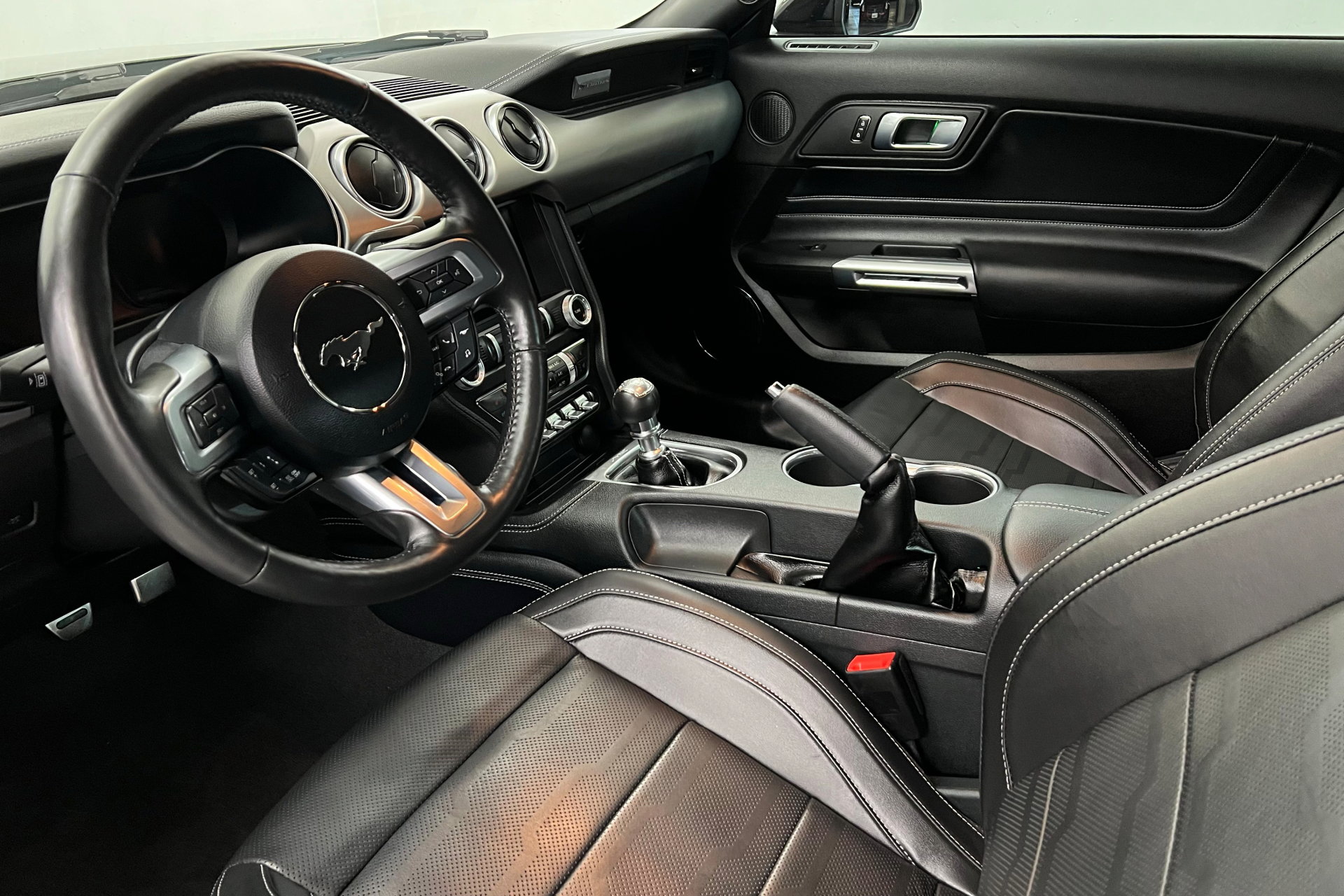 2022 Ford Mustang GT Premium photo 15