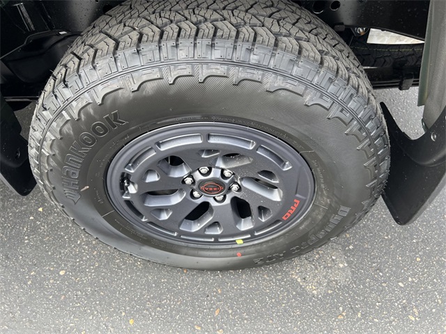 2025 Nissan Frontier PRO-4X photo 10