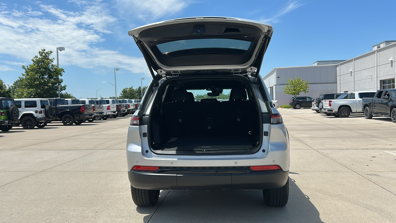 2024 Jeep Grand Cherokee Altitude X photo 14