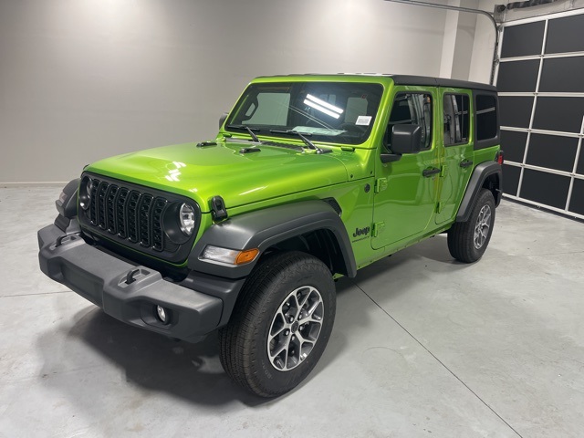 2025 Jeep Wrangler Sport S photo 3