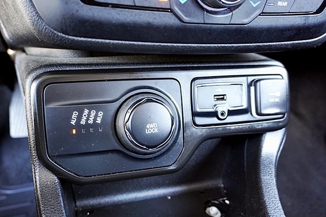 2023 Jeep Renegade Latitude Upland photo 27