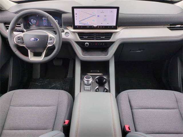 2025 Ford Explorer photo 13