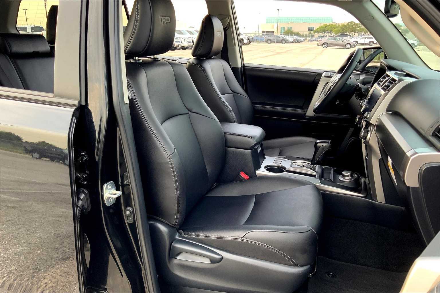 2023 Toyota 4Runner TRD Sport 4WD photo 4