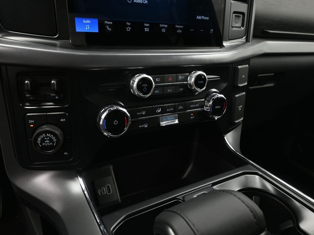 2025 Ford F-150 XLT photo 13