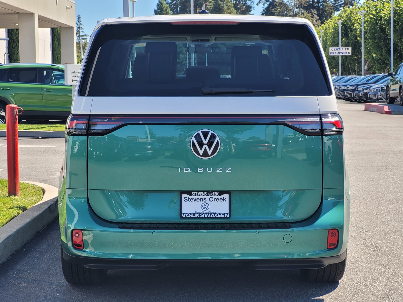 2025 Volkswagen ID. Buzz photo 4