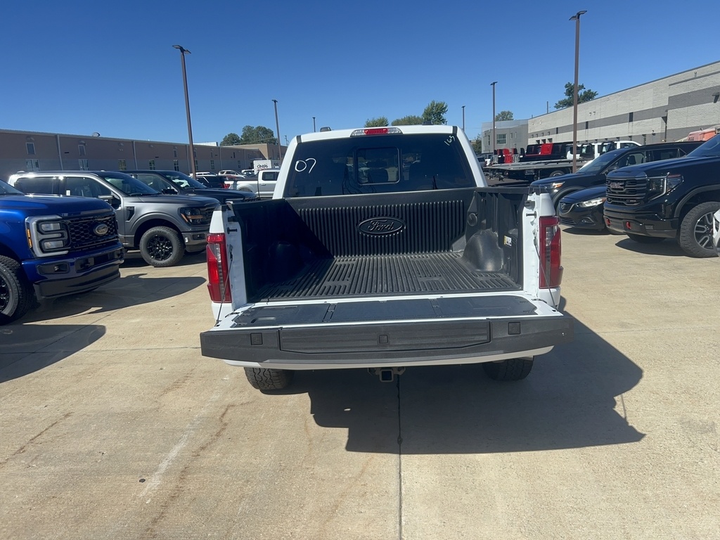 2025 Ford F-150 XLT photo 4