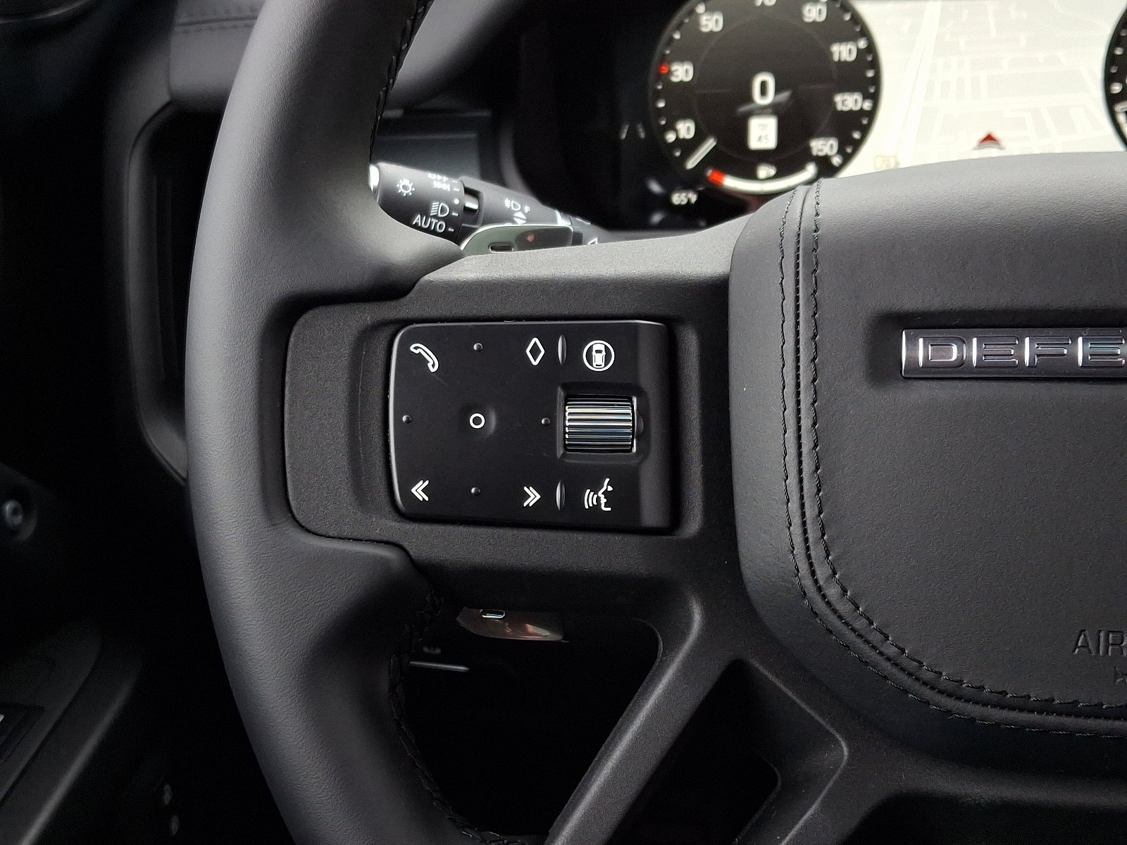 2025 Land Rover Defender 130 V8 photo 24
