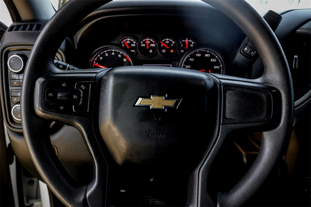 2023 Chevrolet Silverado 1500 Custom photo 17